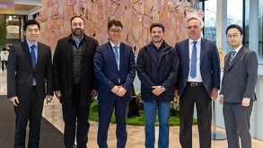 La compañía se especializa en sectores como la electrónica, la química, las telecomunicaciones y productos de consumo