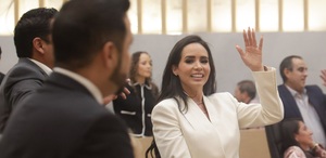 la diputada Elvia Graciela Palomares Ramírez en la aprobación del plan b electoral en el congreso de puebla