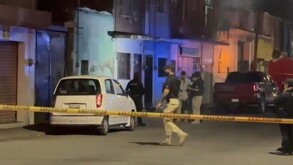 Un ataque con armas de fuego ocurrido dentro de una vivienda dejó como resultado un hombre muerto y tres personas heridas.