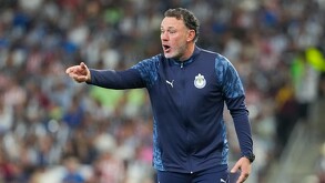 Gabriel Milito, técnico de las Chivas Rayadas del Guadalajara.