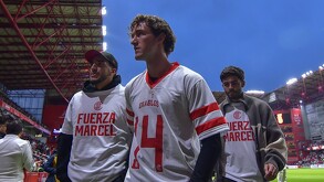 Marcel Ruiz en un recorrido por el Nemesio Diez tras su lesión de ligamento.