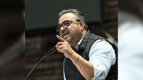 Durante la madrugada de este jueves se avaló la Reforma Electoral. El legislador Víctor Pérez Díaz llama a los congresos locales a revisar el dictamen.