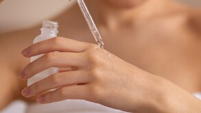 Joven revela experiencia con rutina de skincare; por qué NO mezclar activos.