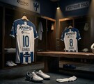 Vestidor de Rayados con la camiseta de Sergio Canales y Oliver Torres.
