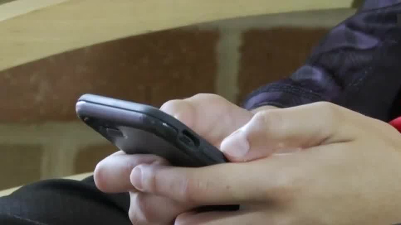 Un niño de 11 años fue engañado con una llamada falsa en Ecatepec, Estado de México, para simular el secuestro de su abuela.