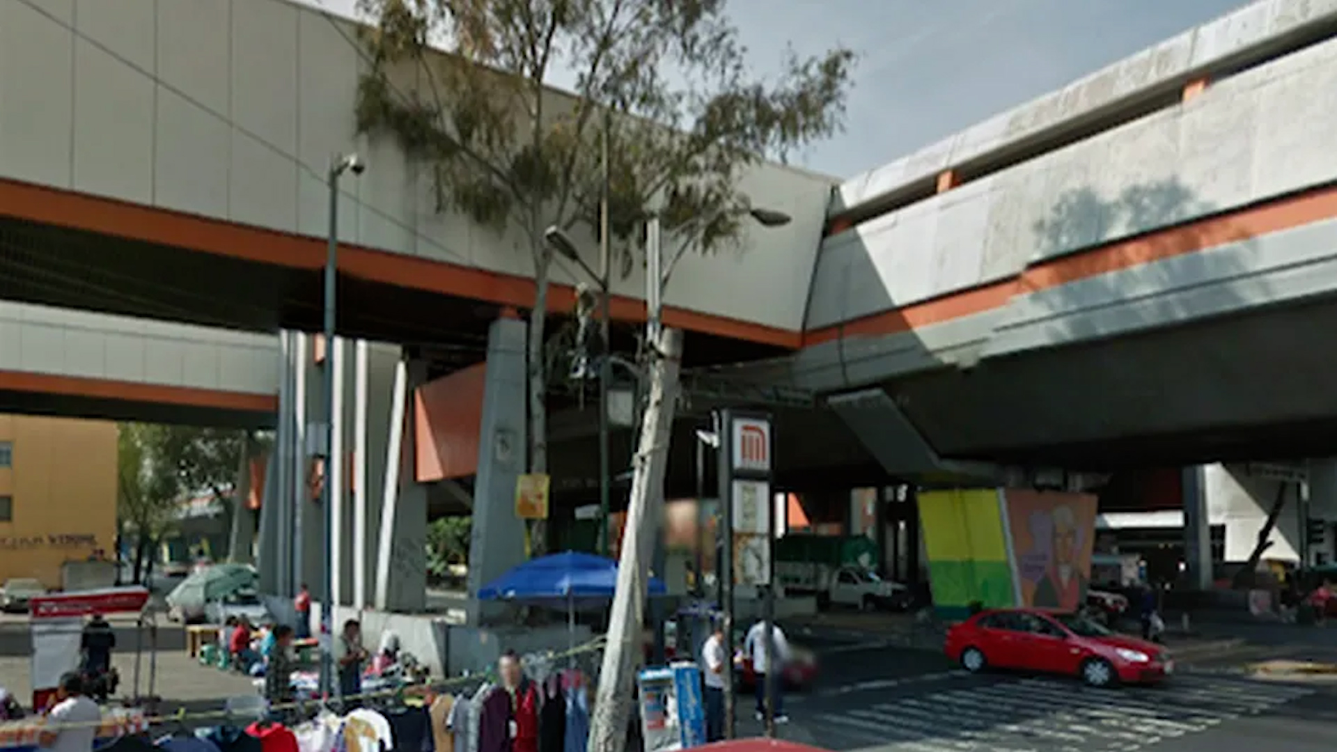 Usuarios reportaron un conato de incendio en las vías de la estación Morelos.