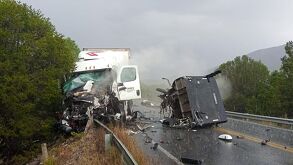 Choque en carretera 57 dejó lesionados y caos vial; autoridades investigan causas del accidente en Saltillo.