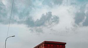 Alza en el diésel presiona al transporte y obliga a empresas a ajustar costos sin trasladarlos al consumidor.