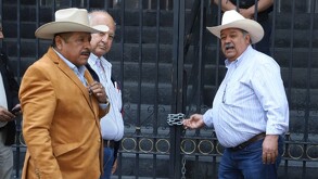 Transportistas y agricultores rompen dialogo con Segob; amenazan con bloqueos y boicotear el Mundial 2026.