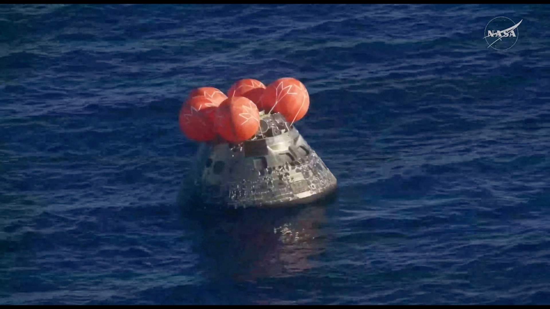 La misión Artemis 2 ha concluido con éxito. Los 4 astronautas regresaron a la Tierra tras 10 días en el espacio profundo y un amerizaje perfecto en el Pacífico.