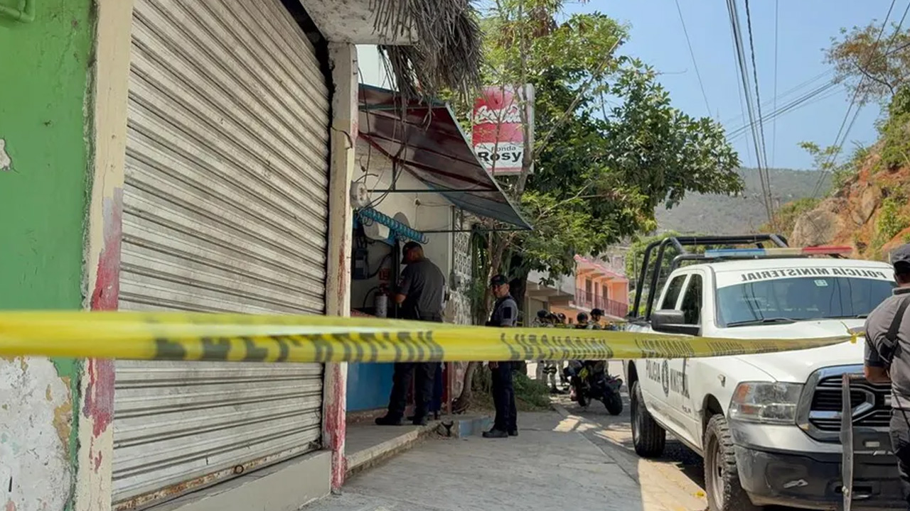 Sujetos armados asesinaron a una mujer embarazada y su pareja al interior de una carburadora de gas LP en el fraccionamiento Costa Azul en Acapulco.