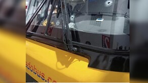 Autobús es atacado a balazos en la carretera Federal Número 57 en San Luis Potosí, chofer resulta herido de gravedad