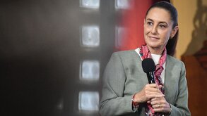 Claudia Sheinbaum durante la mañanera anuncia viaje a España