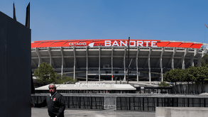 Aficionados han manifestado su inconformidad por los elevados costos del estacionamiento en el Estadio Banorte, generando debate en torno a la experiencia de lo