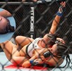 Momento exacto del nocaut de Alexa Grasso a  Maycee Barber.