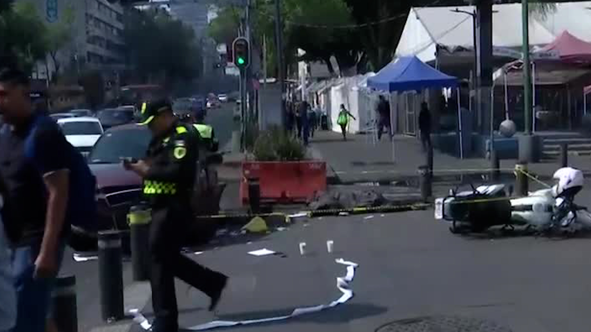 Se presume que el conductor del vehículo no vio al motociclista cuando intentaba incorporarse al Eje Central.