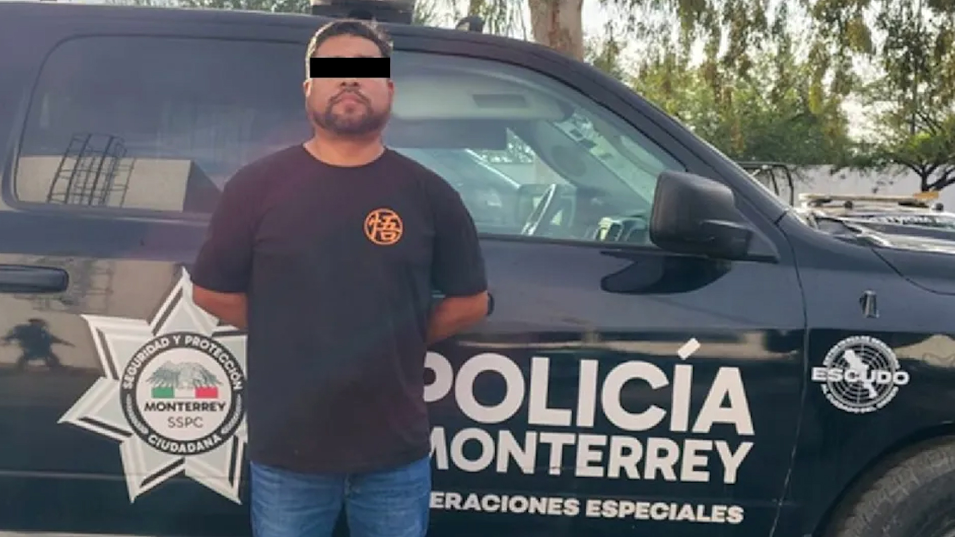 El hombre fue sorprendido por elementos de la Policía de Monterrey a bordo de un auto sin placas y aseguró ser elemento activo de Tamaulipas.