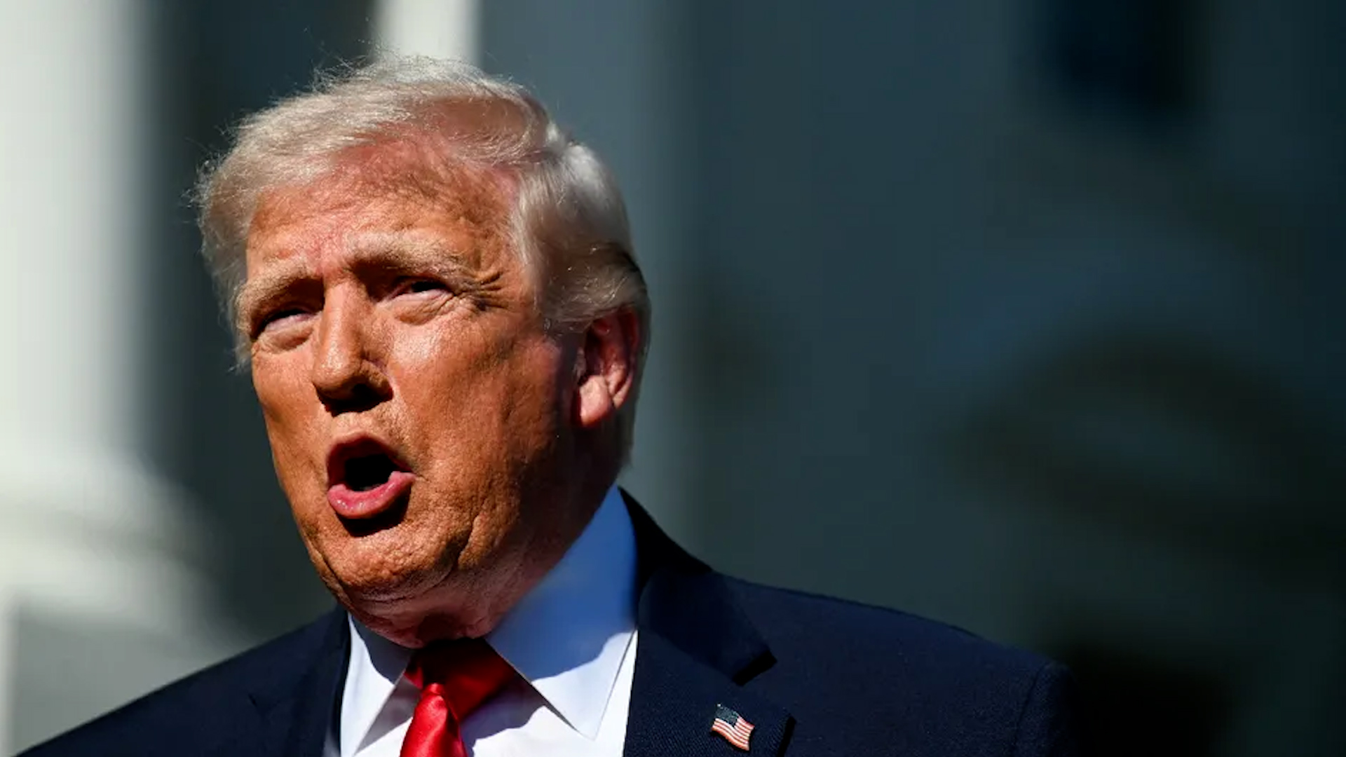 El presidente de Estados Unidos, Donald Trump, anunció que su país bloqueará el estrecho de Ormuz y acusó a Irán de mantener sus 