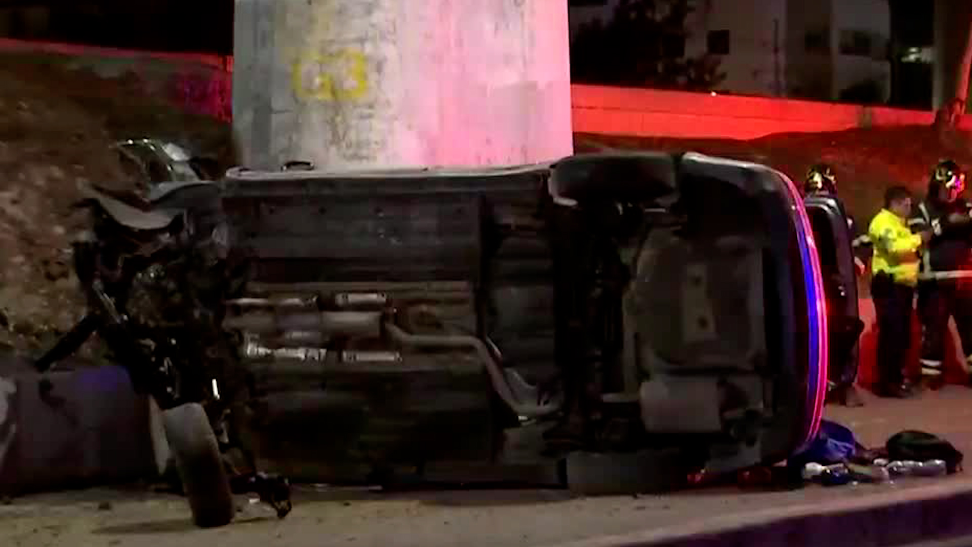 Primeros reportes informan que el joven presuntamente habría tomado una curva a exceso de velocidad.