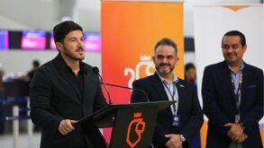 Estrenan vuelo Monterrey–París