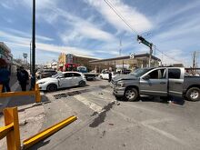 Mujer pierde la vida tras un fuerte accidente en Saltillo; el impacto ocurrió en una transitada zona del Centro.