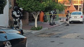 Pistoleros disparan 30 veces contra casa en la Niño Artillero; José Luis, de 76 años,