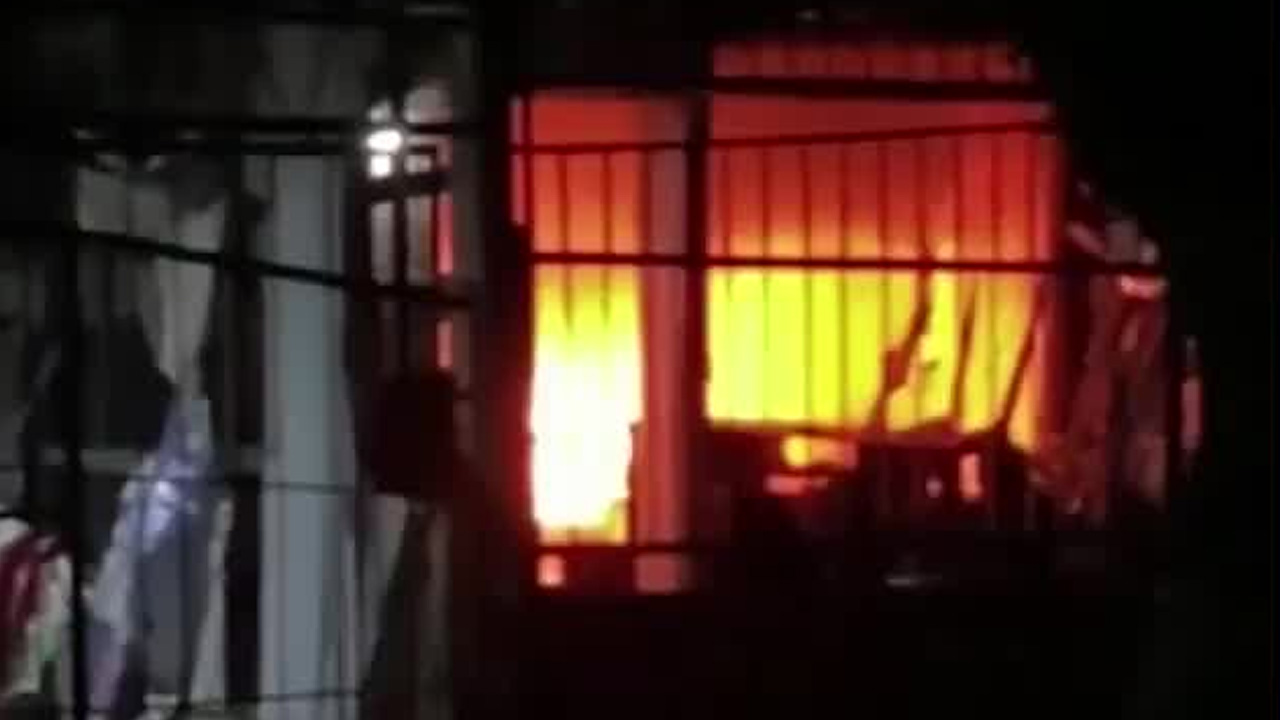 Una explosión en una vivienda de la colonia El Laurel, en Coacalco, provocó un incendio y el desalojo de al menos 10 casas.