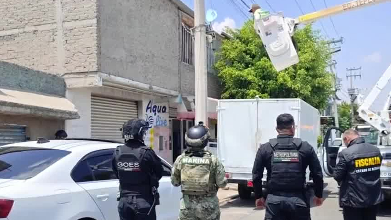 Elementos de Marina desmantelaron un sistema ilegal de videovigilancia en Ecatepec, donde retiraron 73 cámaras.