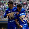 Pumas festejando el gol de Robert Morales.
