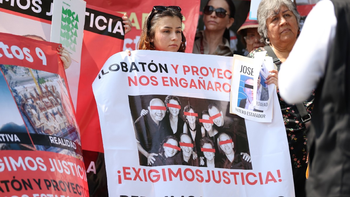 Afectados por fraude en preventa de departamentos en Nuevo León.