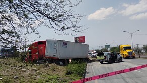 Accidente de tráiler en Santa Catarina