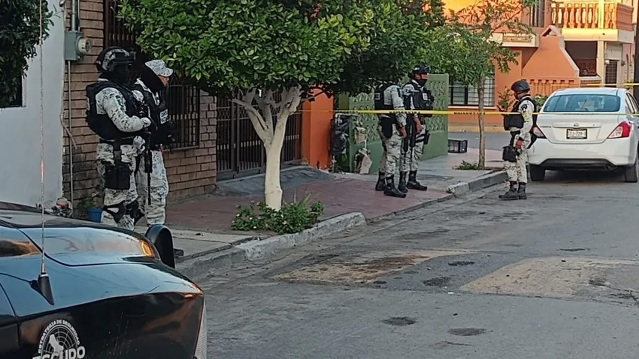 Un adulto mayor de 76 años resultó herido tras un ataque armado contra una vivienda en la colonia Niño Artillero, en Monterrey.