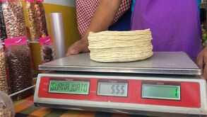 La tortilla es uno de los alimentos más importantes de la dieta mexicana. En una comida hecha en casa no pueden faltar.