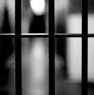 Rejas de celda en color gris y negro