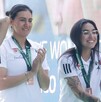 Tres mujeres mexicanas con medallas de bronce en un podio.