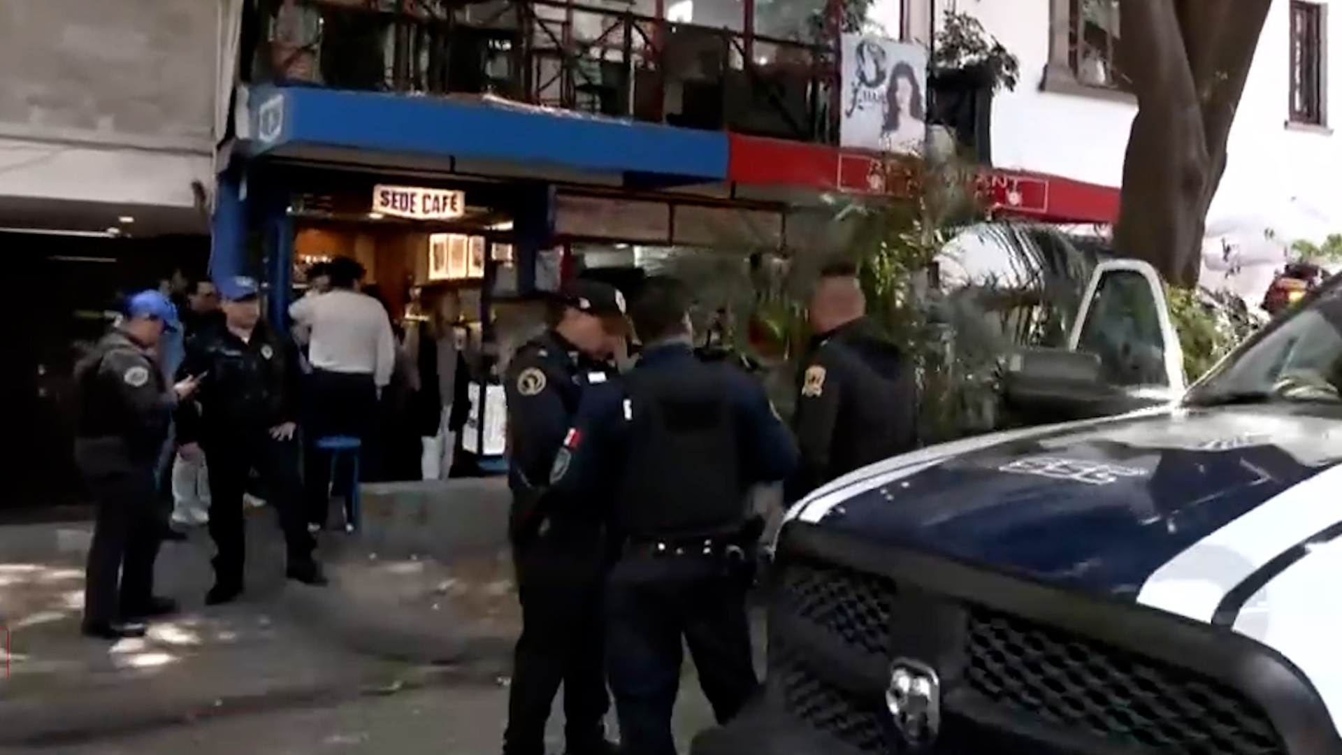 Una olla exprés explotó en el restaurante Papillon de la colonia Juárez, CdMx. Hay dos personas heridas y movilización en la calle Praga.