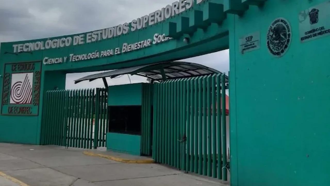 Un recién nacido fue hallado dentro de un bote de basura en el TecNM Ecatepec, envuelto en papel y aún con cordón umbilical.