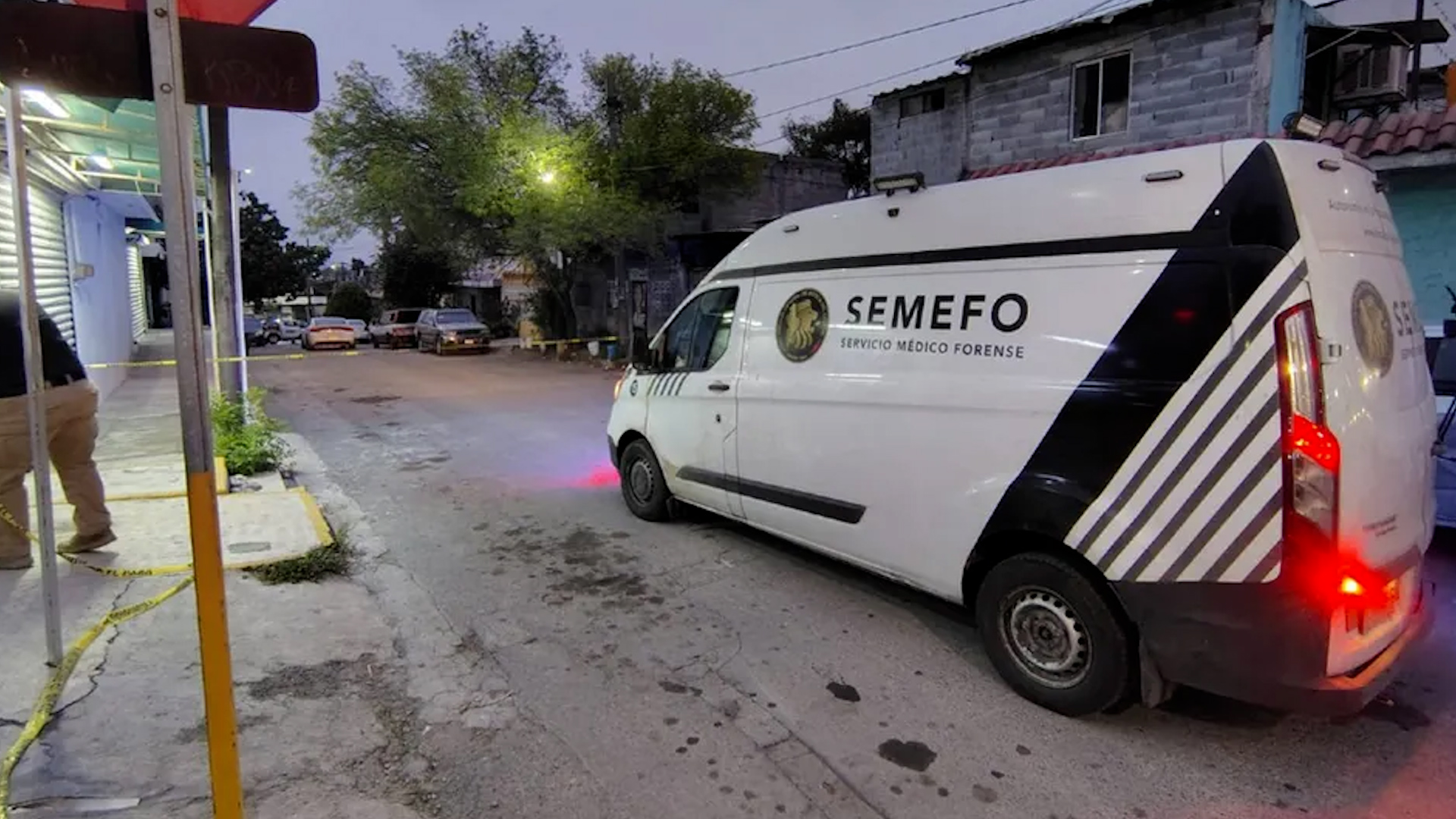 Un enfrentamiento entre elementos policiales y un presunto delincuente dejó como saldo un sospechoso abatido y un oficial lesionado en Guadalupe.