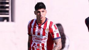 Alan Pulido sale de Chivas por segunda ocasión