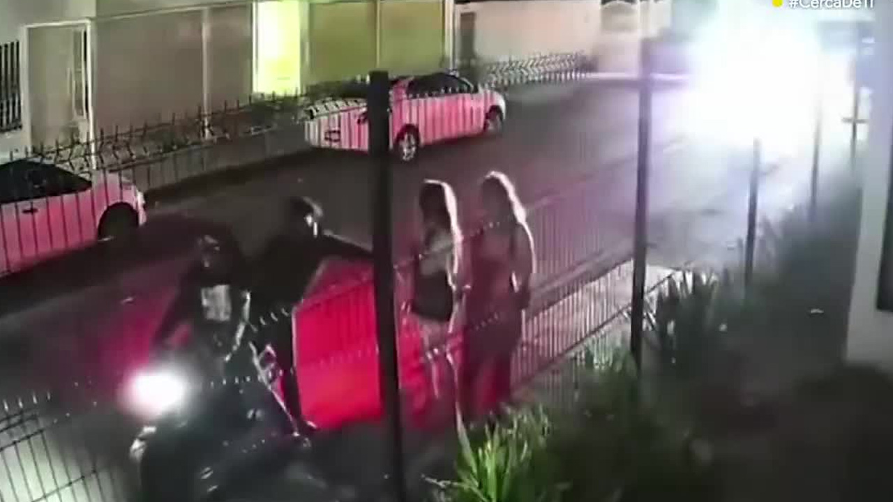 Dos turistas extranjeras víctimas de un asalto violento en Cancún reciben apoyo psicológico, legal y acompañamiento de autoridades.