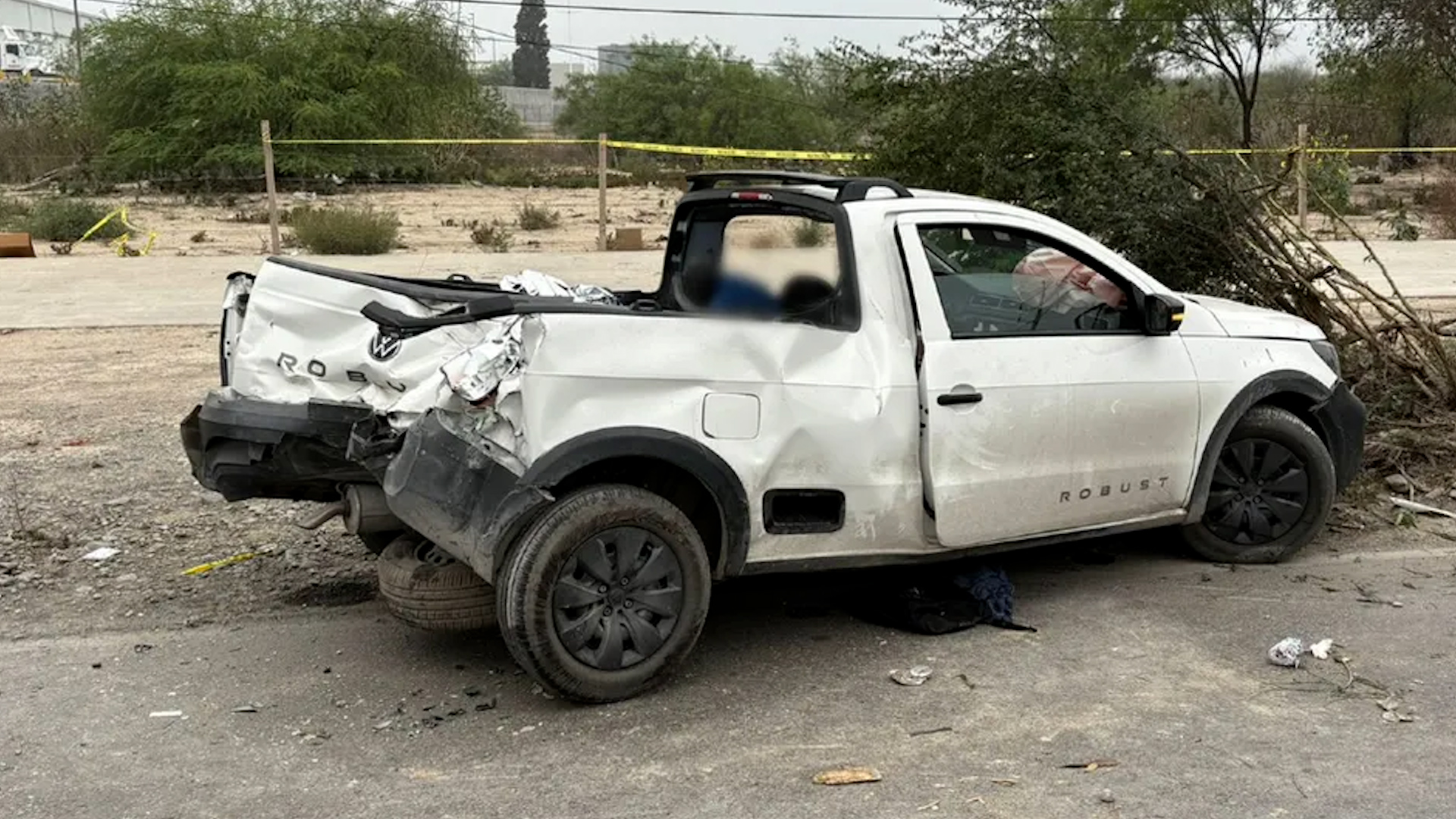 Una persona sin vida y otra más lesionada fue el saldo de un accidente vial registrado en la avenida Heberto Castillo en Santa Catarina.