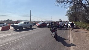 Tras 7 horas de caos, conductores de plataformas retiran el bloqueo en el Aeropuerto de Guadalajara. Entérate de sus exigencias y el estado actual del tráfico.