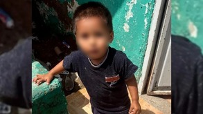 Las autoridades reiteraron el llamado a la ciudadanía para aportar cualquier información útil a través del 911 el pequeño estaba vestido con pantalón deportivo.