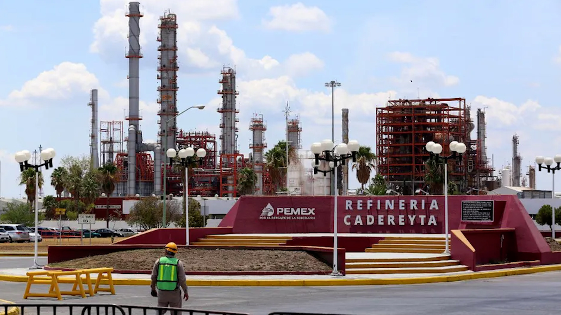 El Congreso de Nuevo León plantea una mesa de trabajo con Pemex tras un estudio de la UANL que vincula a la refinería con cientos de muertes prevenibles.