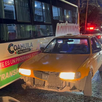 Taxi impacta camión en Saltillo; autoridades analizan responsabilidades tras el percance sin lesionados.