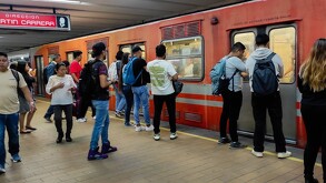 Usuarios de la Línea 6 del Metro CdMx