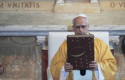 El papa León XIV en la Basílica de San Agustín en Annaba, Argelia, el 14 de abril del 2026.