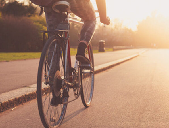 La bicicleta, un invento de hace 200 años que buscaba la movilidad rápida del hombre, pasó a ser un juguete y un medio de transporte divertido