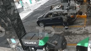 Un caso de fraude fue evidenciado en una gasolinera, donde trabajadores presuntamente cambiaban terminales de cobro para afectar a los clientes.