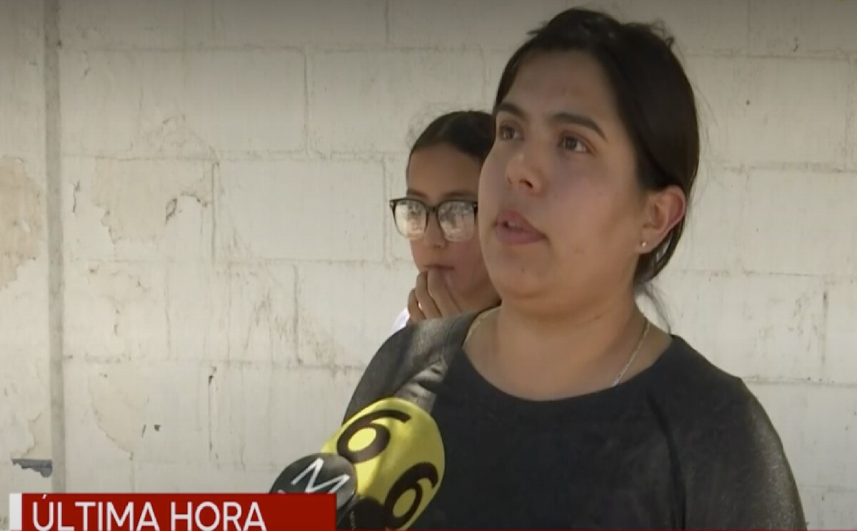 Padres de familia expresan su molestia en secundaria.